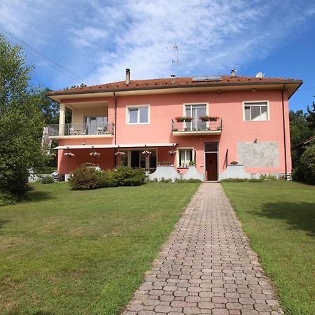 La Rosa Tra I Laghi B&B Meina Eksteriør billede
