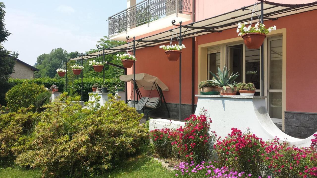La Rosa Tra I Laghi B&B Meina Eksteriør billede