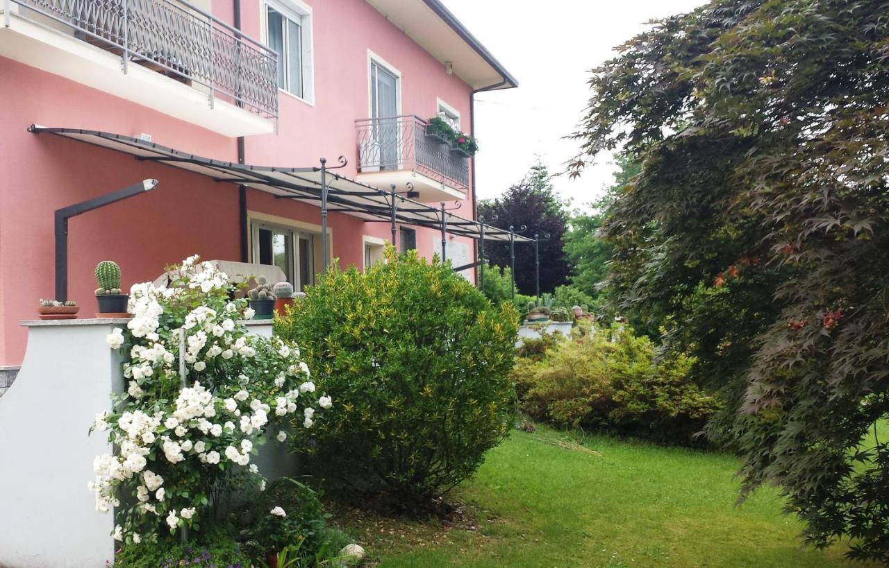 La Rosa Tra I Laghi B&B Meina Eksteriør billede