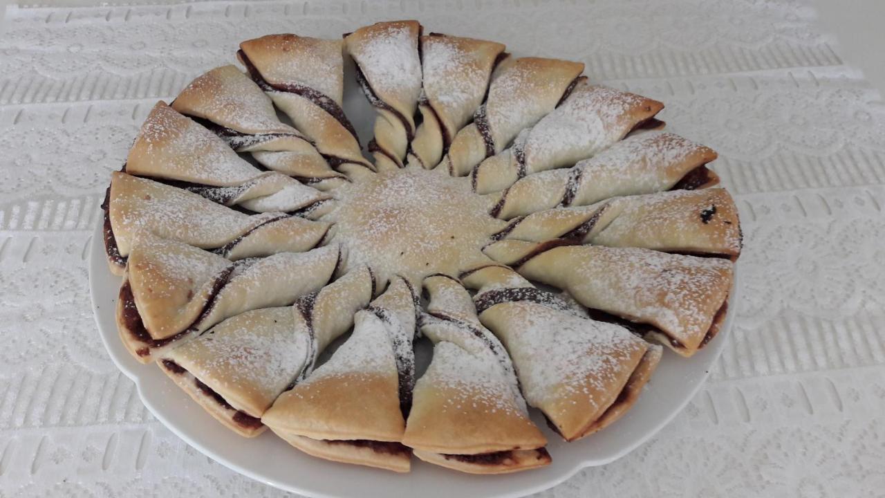La Rosa Tra I Laghi B&B Meina Eksteriør billede