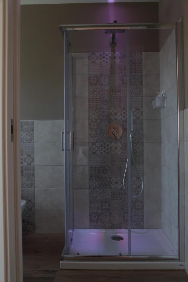 La Rosa Tra I Laghi B&B Meina Eksteriør billede