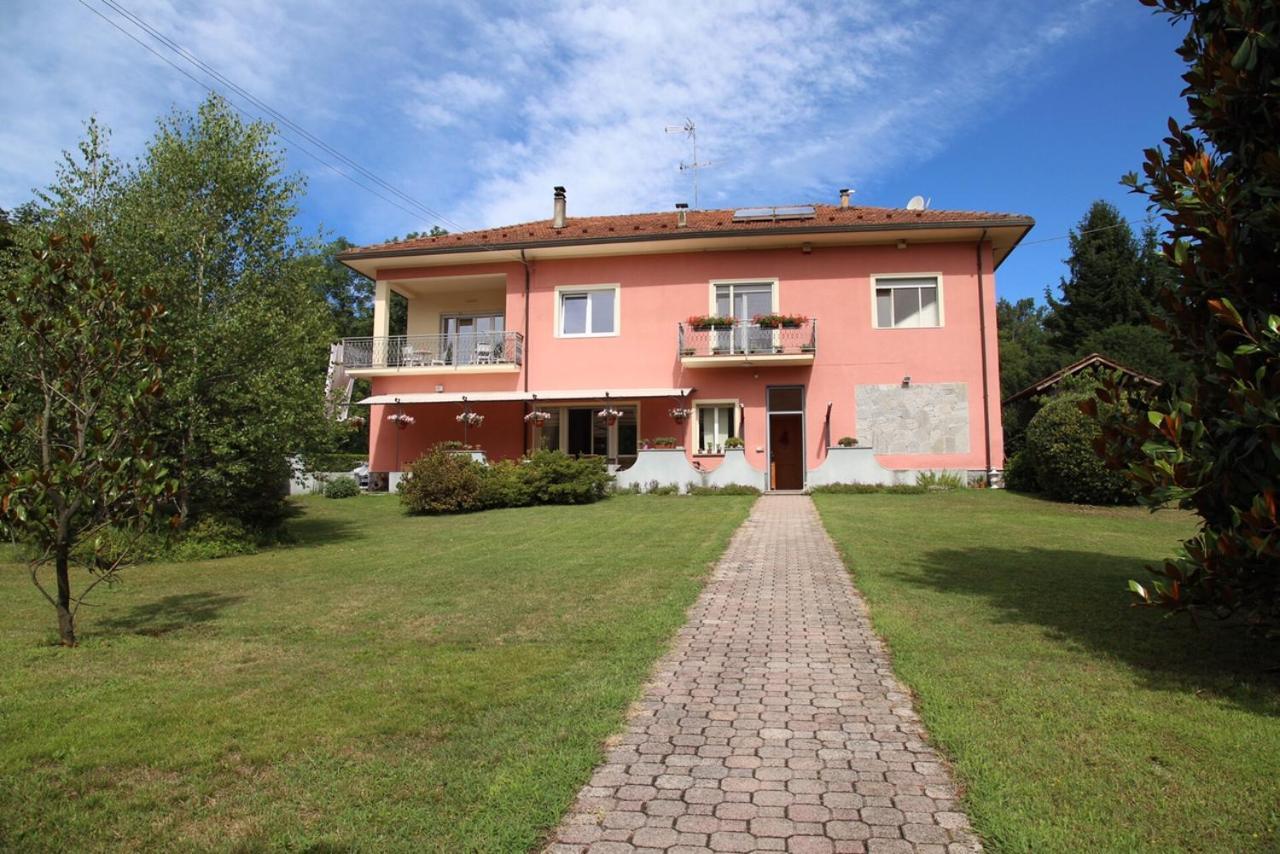La Rosa Tra I Laghi B&B Meina Eksteriør billede