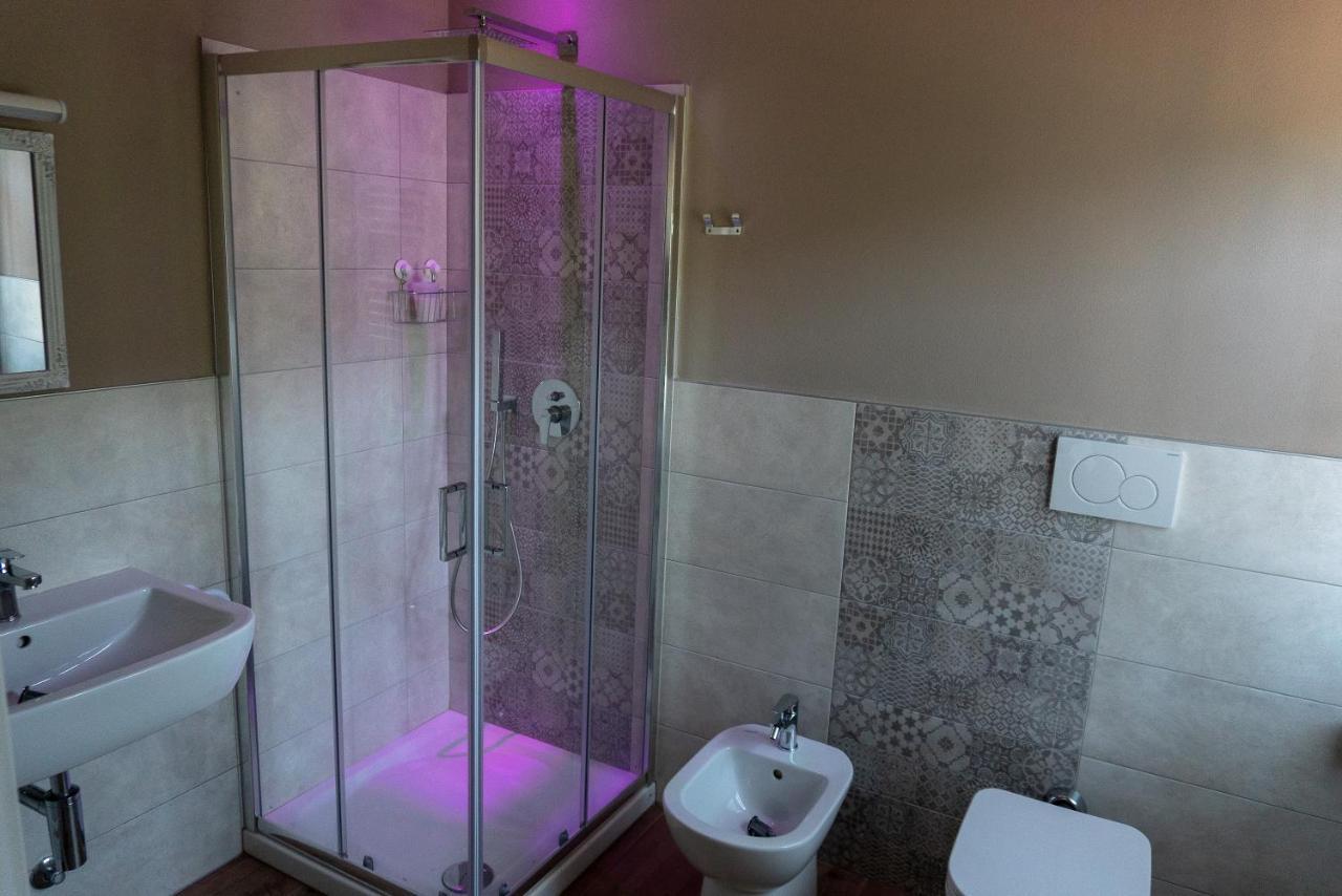 La Rosa Tra I Laghi B&B Meina Eksteriør billede