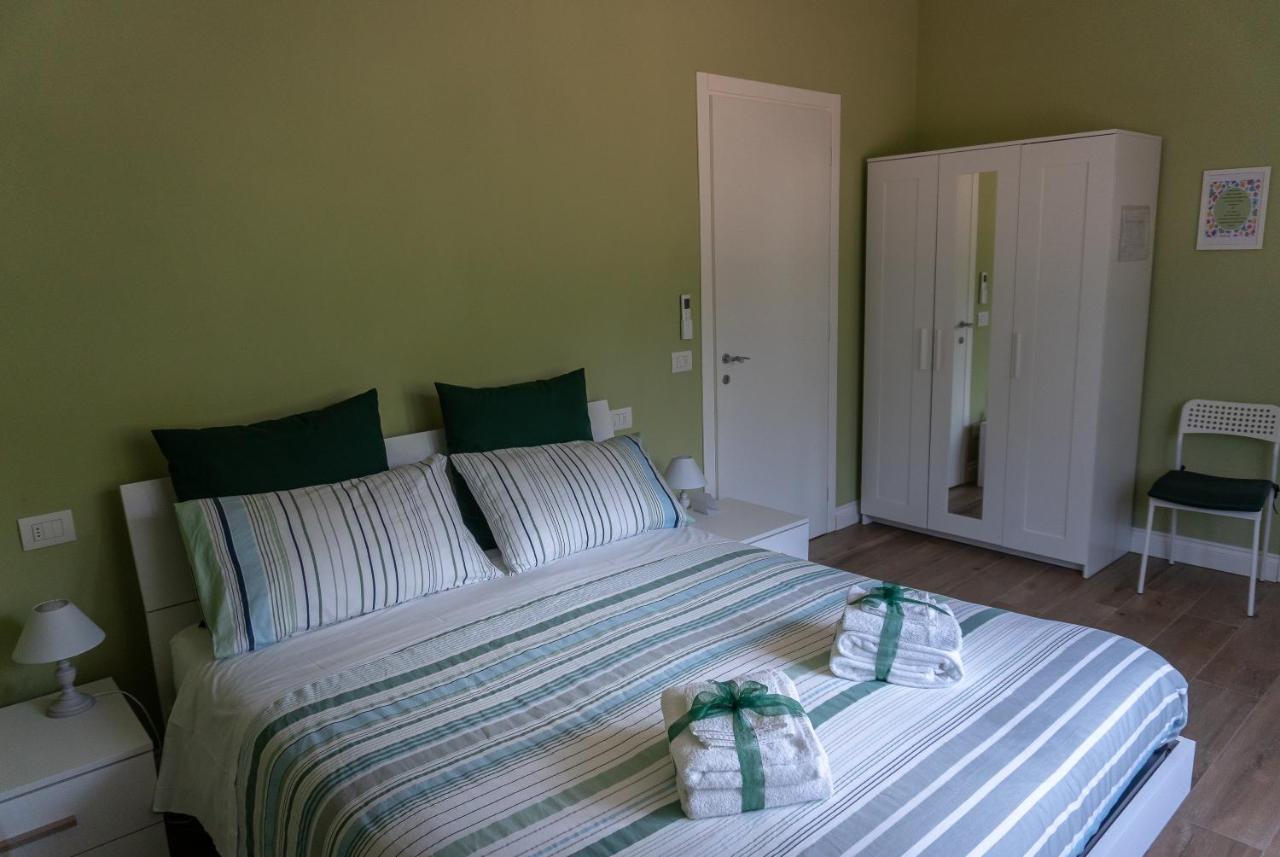 La Rosa Tra I Laghi B&B Meina Eksteriør billede